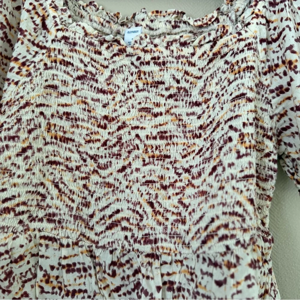 Old Navy Red and White Puff Sleeve Smocked Blouse